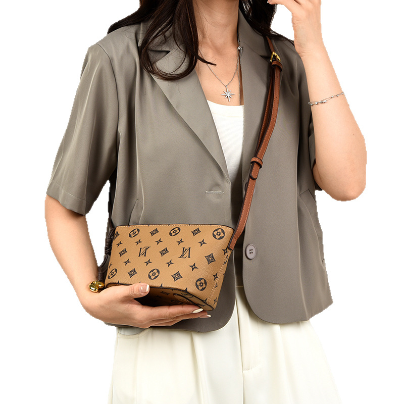 OULAIMEIZI Designer Bag 2025 new high-quality classic printed flap simple large capacity fashionable cross body bag for women