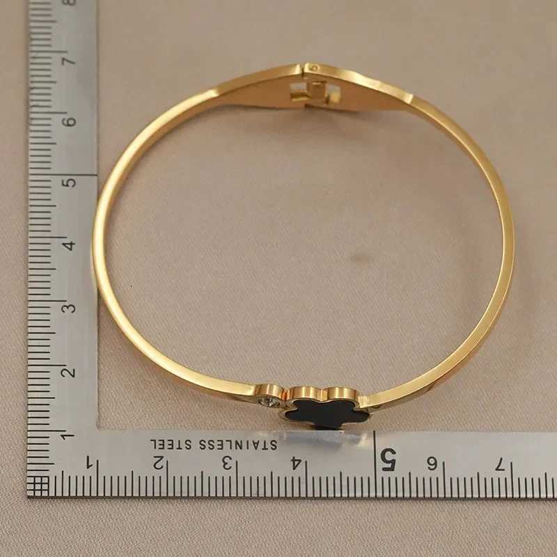 316L Classic Stainless Steel Multicolor Flower Open Bangles for Women Geometric s Rust-proof Wrist Jewelry M251220