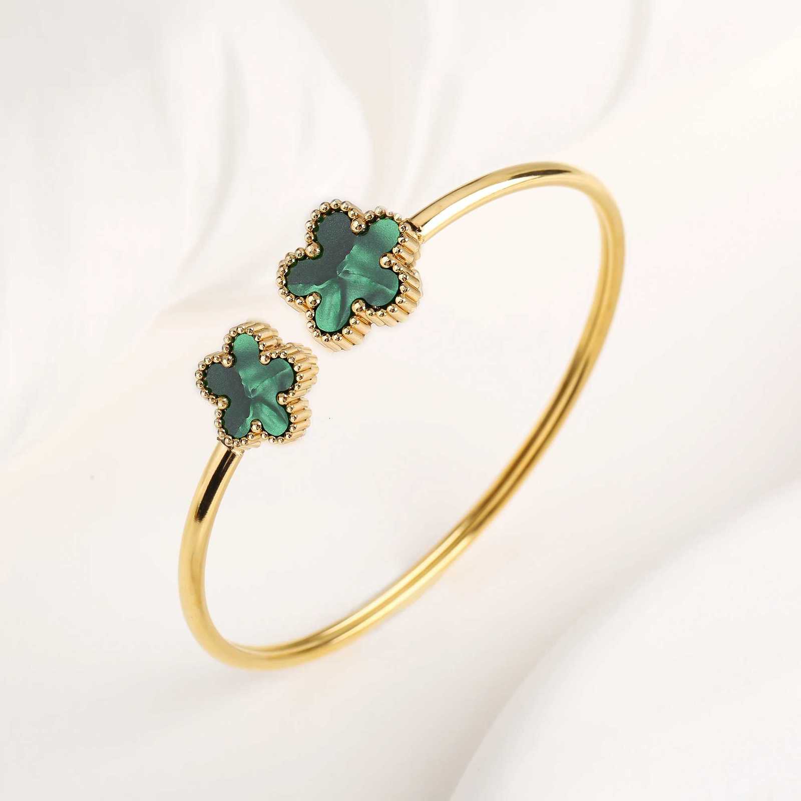 Fashion Stainless Steel Five Flower Open Bangle Bright Anti Allergy Waterproof Charm Texture High Quality Jewelry C r M251220