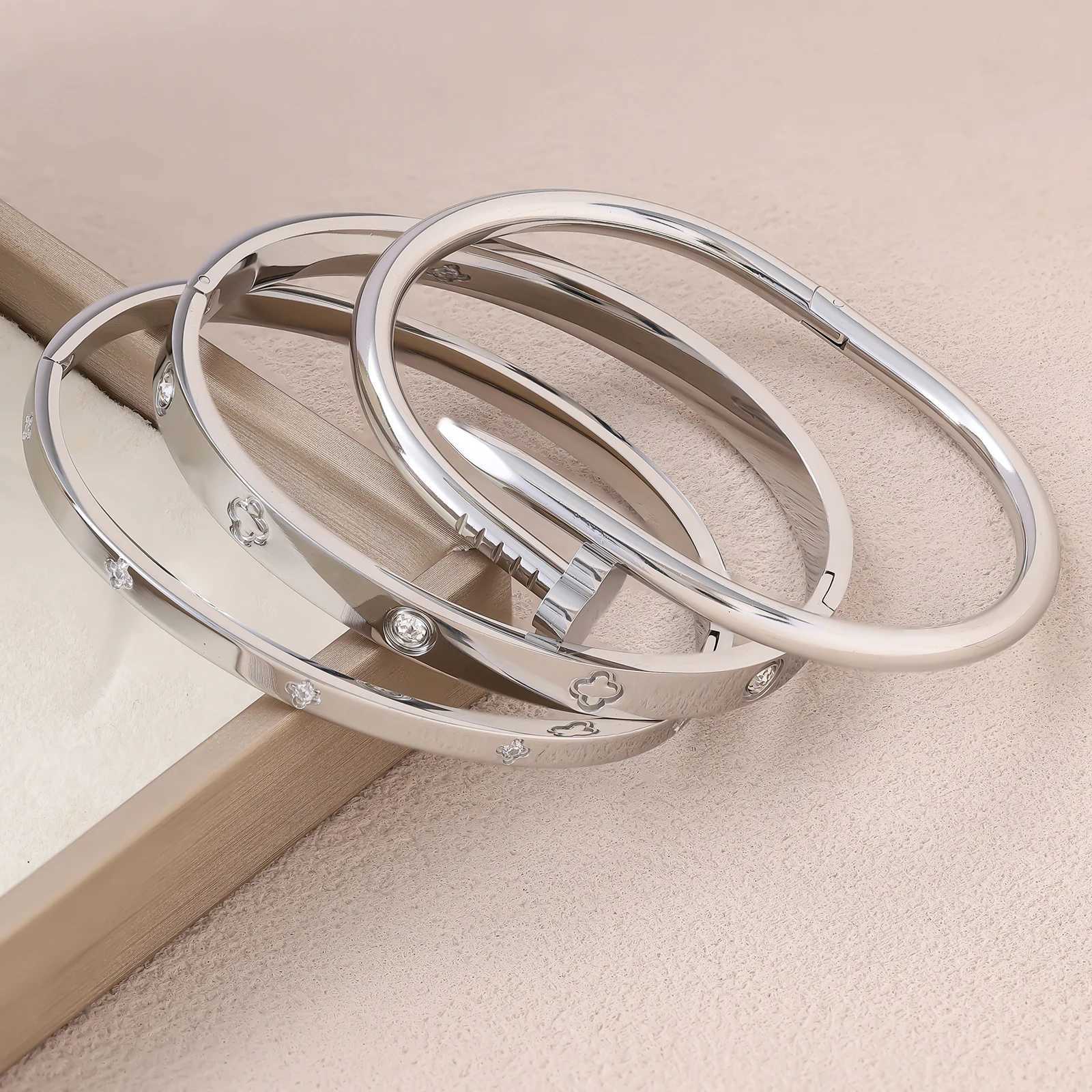 1pc 18K Gold Plated Stainless Steel Stackable With Chain And C r Design Fashion Style For Women Suitable For Casua M251220