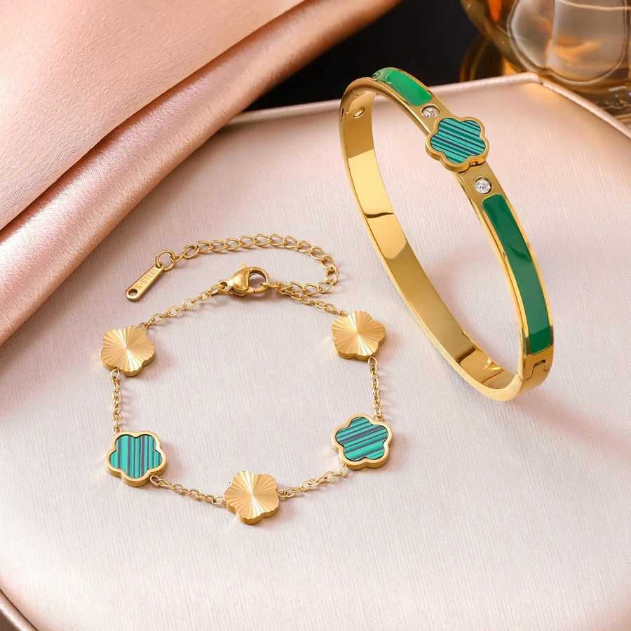 Titanium Steel 18K Gold C r Bangle Set Stylish C r Jewelry Lucky Gift for Women M251220