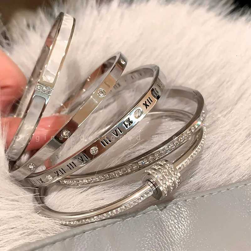 Bangle Stainless Steel for Girls Silver Color Bangles Womens s Waterproof Mothers Day Gift Fashion Jewelry M251220