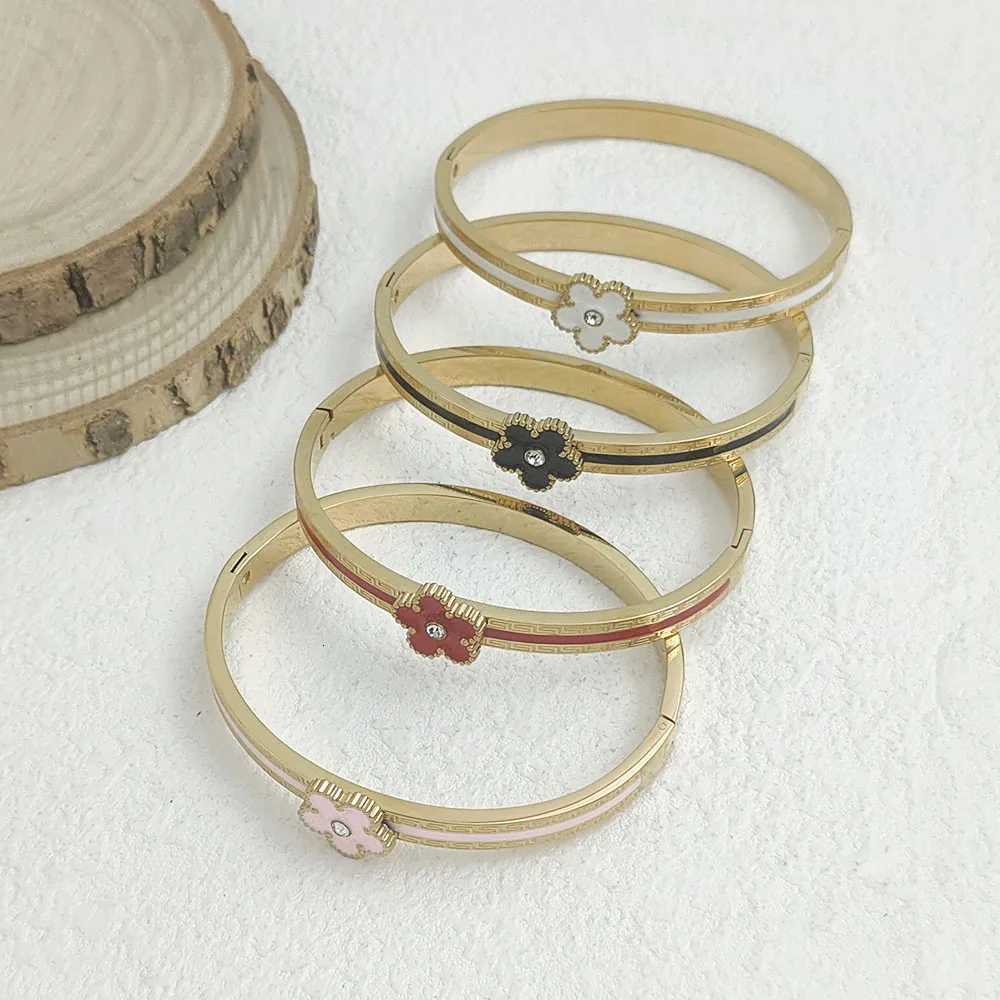 Cheap wintersweet enamel gold plated stainless steel ladies bangle Thanksgiving Christmas and New Year gifts M251220