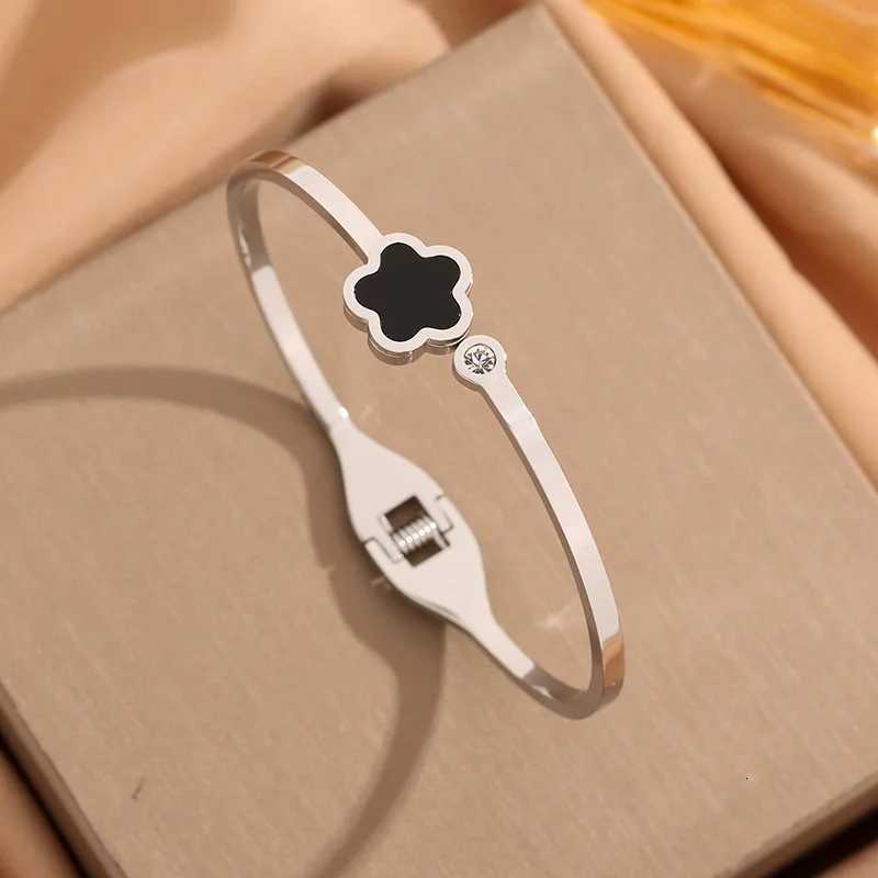 Gold Plated Stainless Steel Lucky Five Leaves C r for Women Adjustable Fashion Classic Jewelry Accessories Gifts M251220