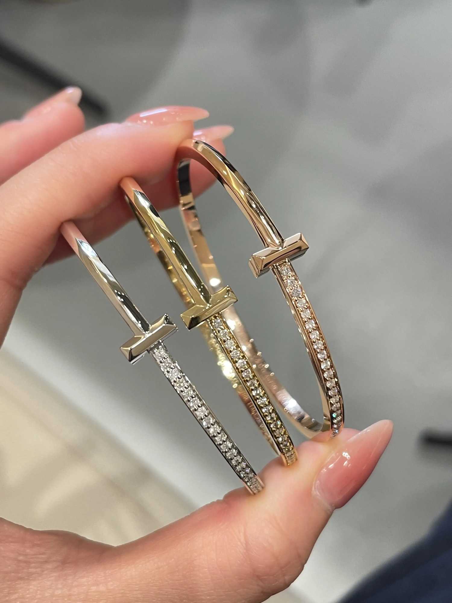 Diamond-encrusted elegant high-end fashion cold style simple and sweet design sense M251220