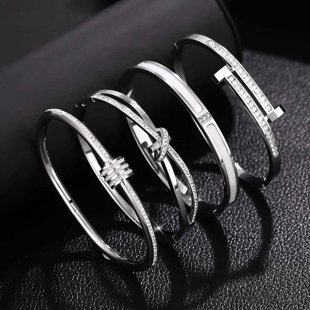 4Pcs/Set Stainless Steel Cuff Womens Bangle Set Classic Combination Perfect Wrist Jewelry Holiday Gift M251220