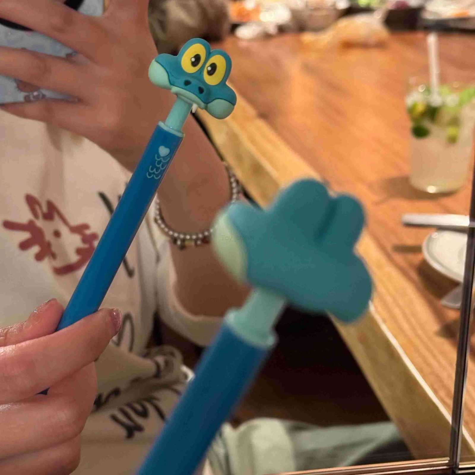 Disney Cartoon Zootopia 2 Anime Periphery Gary Snake Ballpoint Pen Detoxification Pen Creative Fun Desktop Ornament Student Stationery H251220