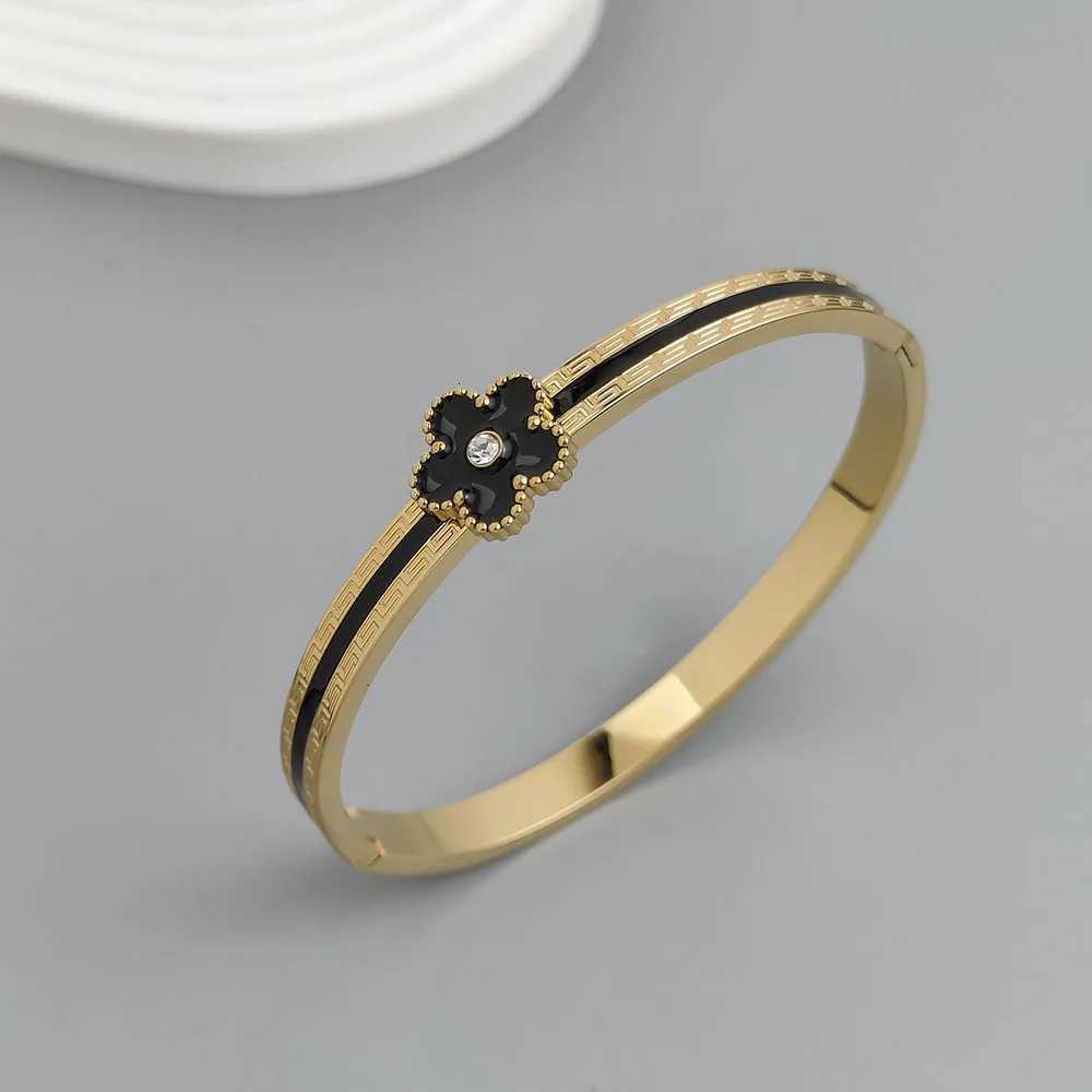 Cheap wintersweet enamel gold plated stainless steel ladies bangle Thanksgiving Christmas and New Year gifts M251220