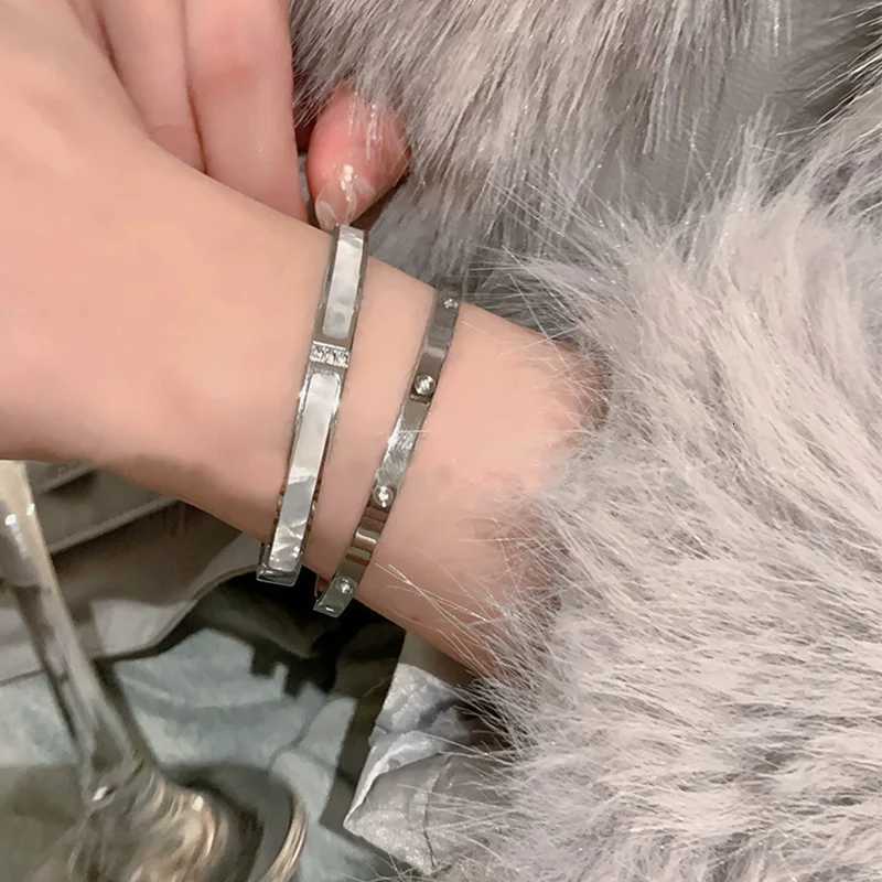 Bangle Stainless Steel for Girls Silver Color Bangles Womens s Waterproof Mothers Day Gift Fashion Jewelry M251220