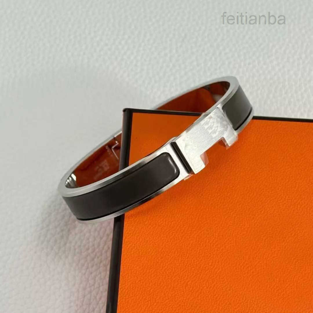 Designer bracelet hard body bracelet high quality for you to choose luxury designer bracelet valentines day gift does not fade 4122