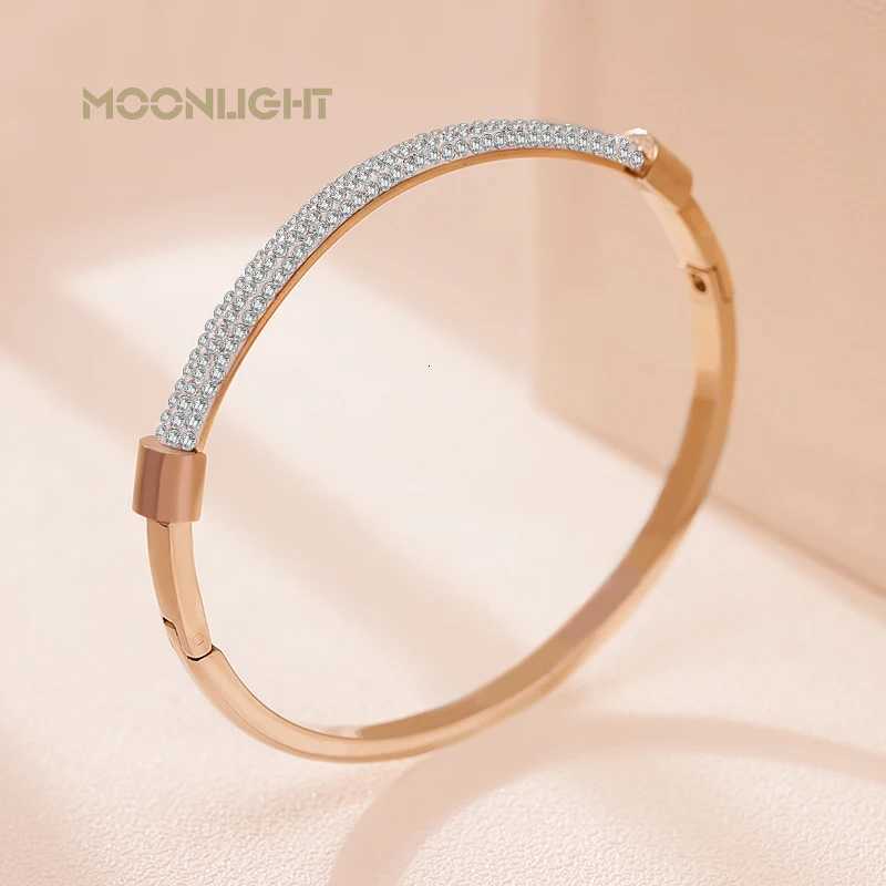 MOONLIGHT Fashion Cubic Zirconia Cuff Bangles for Women Trendy Titanium Steel Circular Classic Female Jewelry Gift M251220