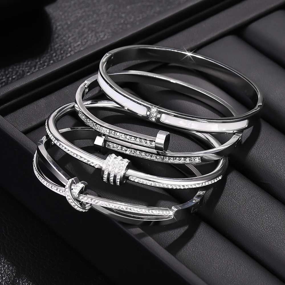 4Pcs/Set Stainless Steel Cuff Womens Bangle Set Classic Combination Perfect Wrist Jewelry Holiday Gift M251220