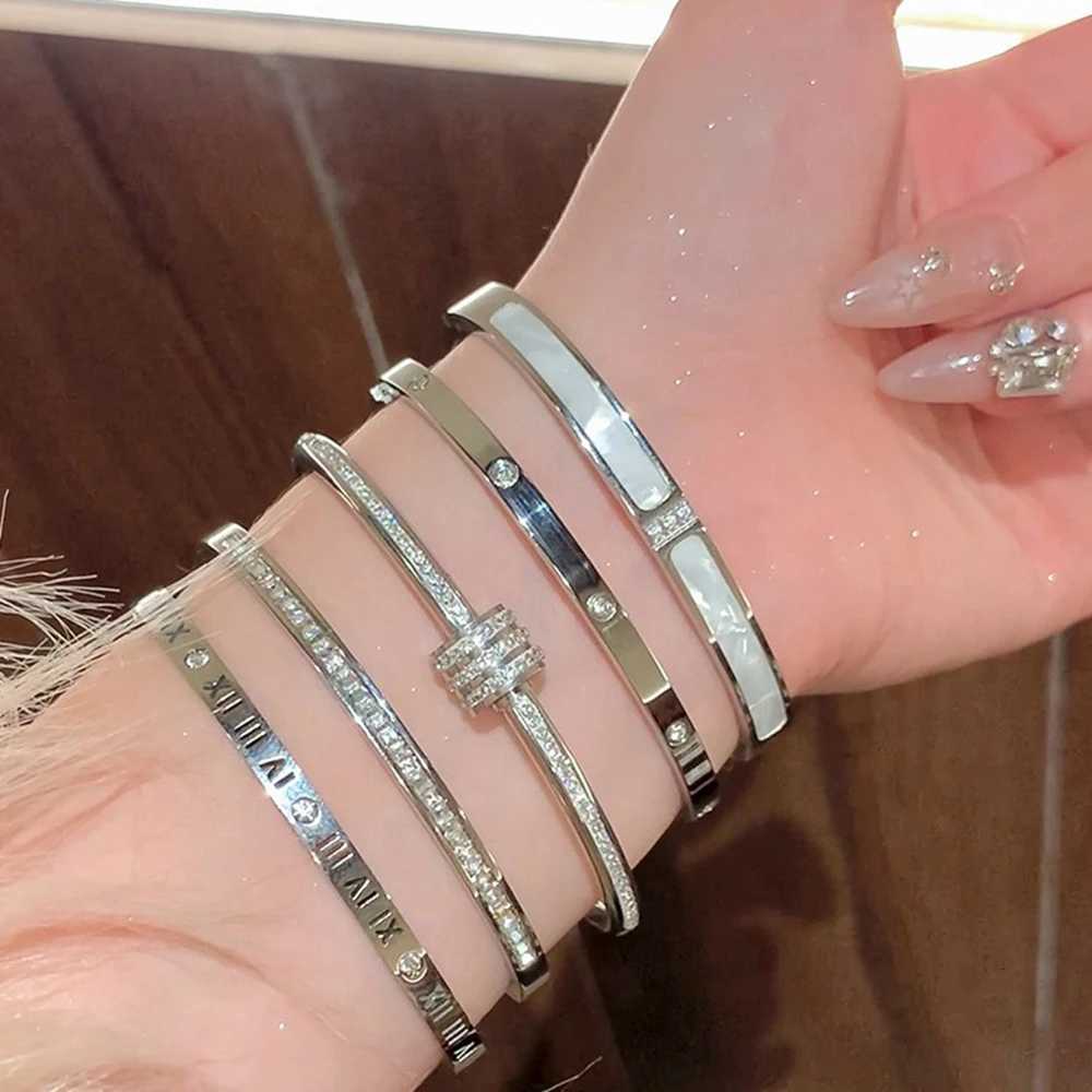 1pc Titanium Steel Silver Fashionable Classic Style Stainless Steel Inlaid With ZirconFor Womens Daily Wear M251220