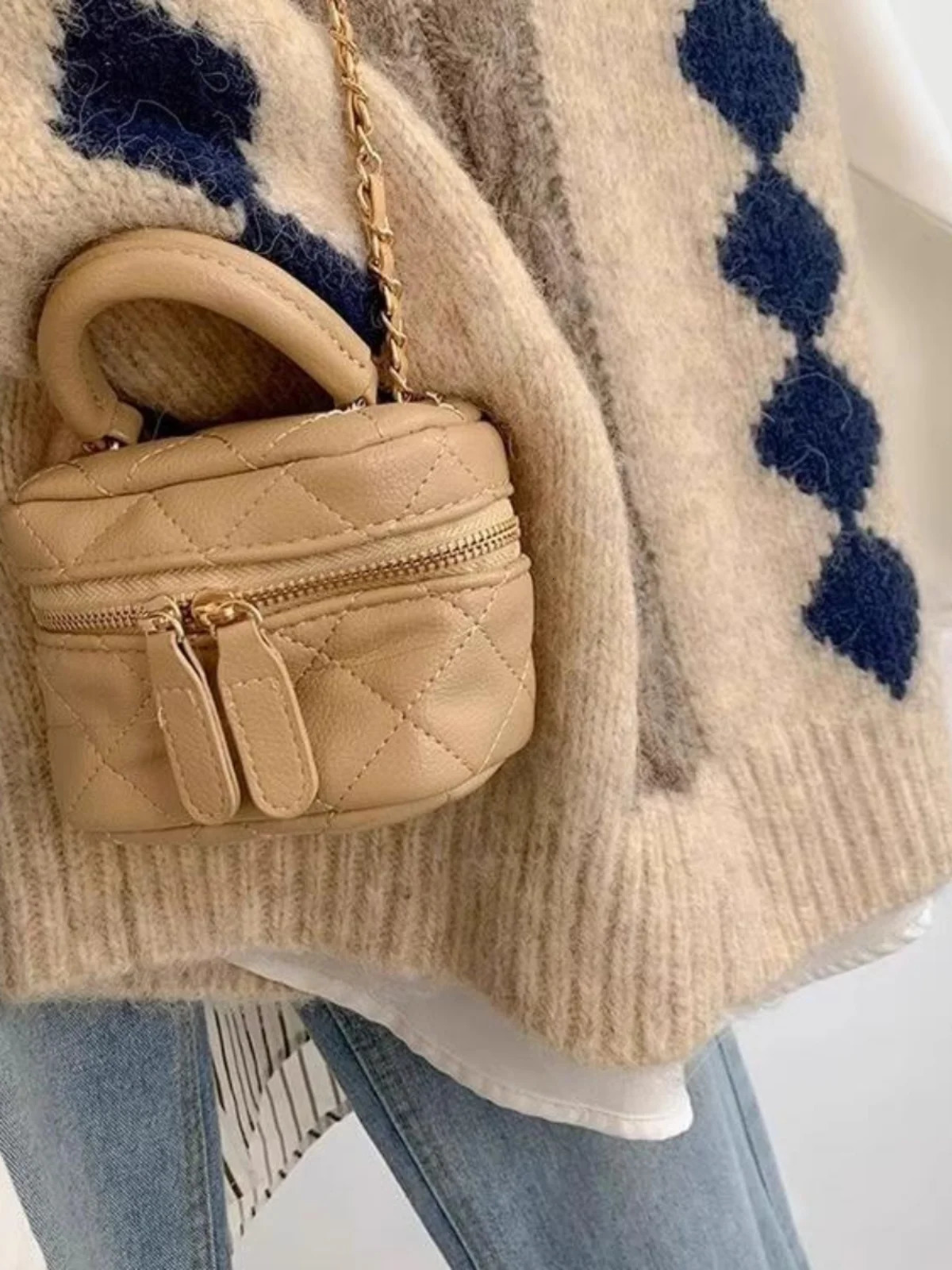 Autumn Winter Knitted VNe Sweater Vest Womens Outerwear irt Layering Camere Yarn Regular Length Faion Sle 251219