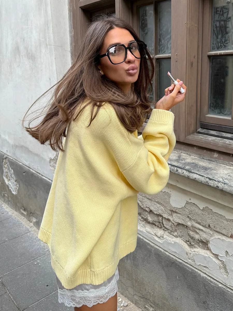 Butter Yellow Letters Knitted Sweater For Women Casual O-Neck Long Sleeve Pullover Tops Winter Daily Street Loose Sweaters 251219
