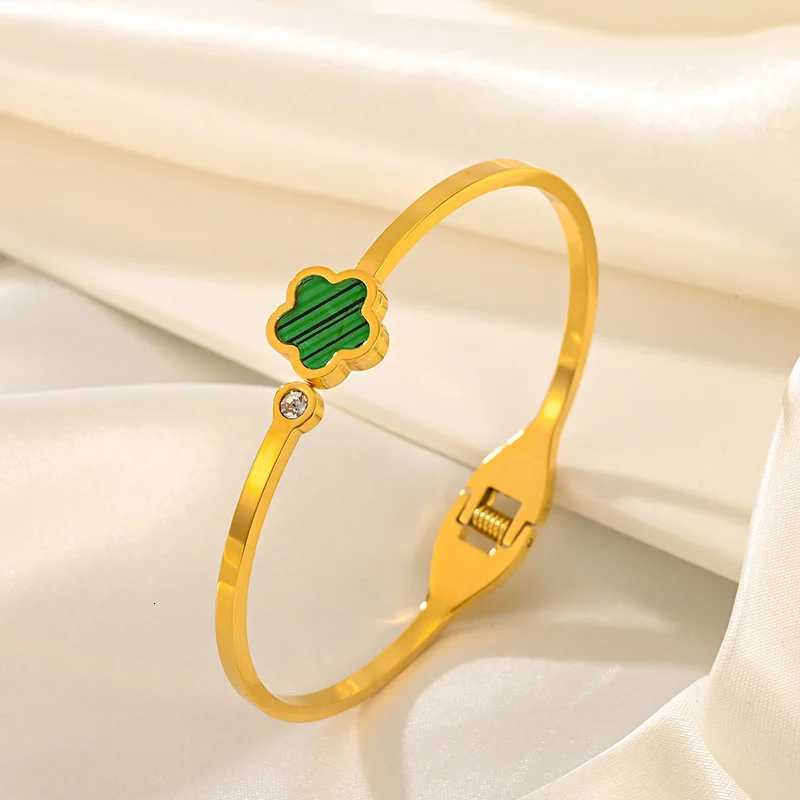 Gold Plated Stainless Steel Lucky Five Leaves C r for Women Adjustable Fashion Classic Jewelry Accessories Gifts M251220