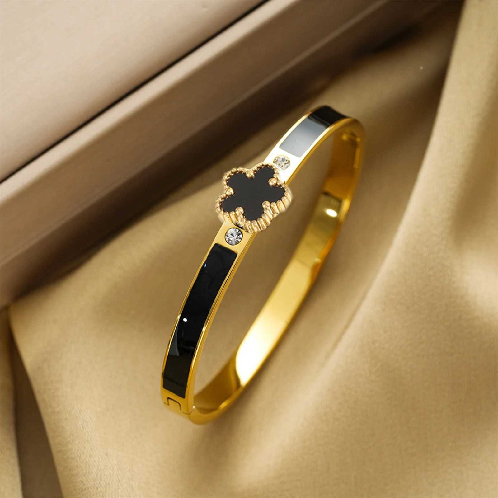 Hot Sale Gold-Plated Stainless Steel Five- Flower Open Bngale Temperament For Woman Party Wedding Lucky Jewelry Gift C r M251220