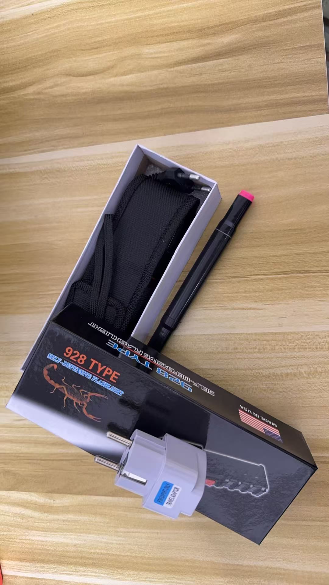 Free shipping high-intensity flashlight - multi-functional outdoor emergency charging lighting flashlight