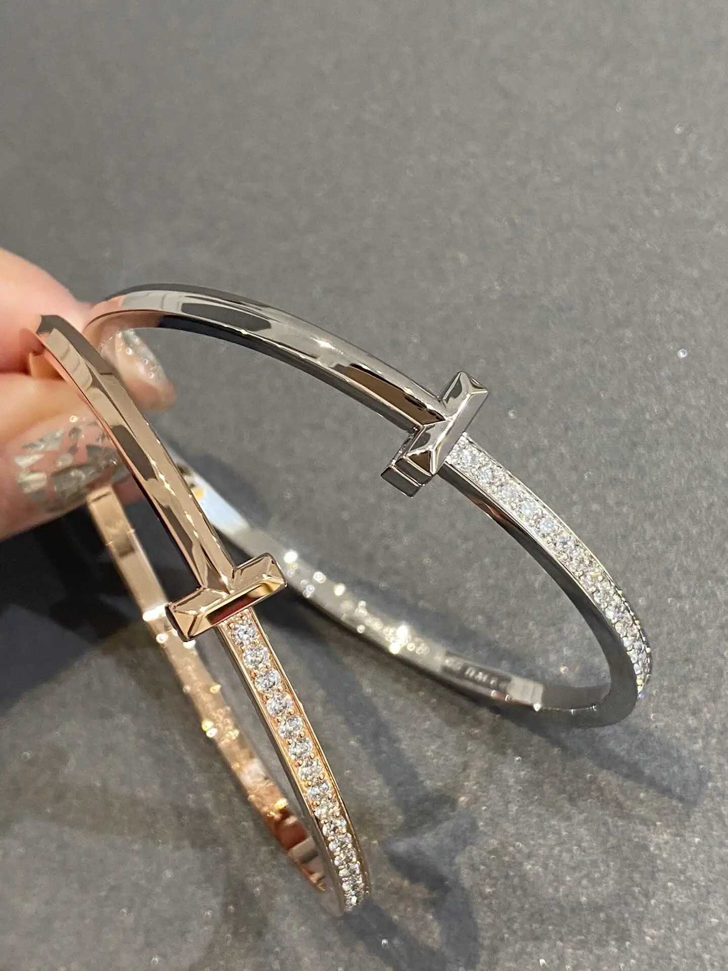 Exquisite sweet and high-end T-shaped full diamond fashionable design and simple jewelry M251220