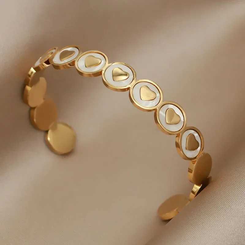 Stainless Steel Metal Oil Flower Bangles s for Women Fashion Brand Jewelry Elegant Heart Bangles Accessories M251220