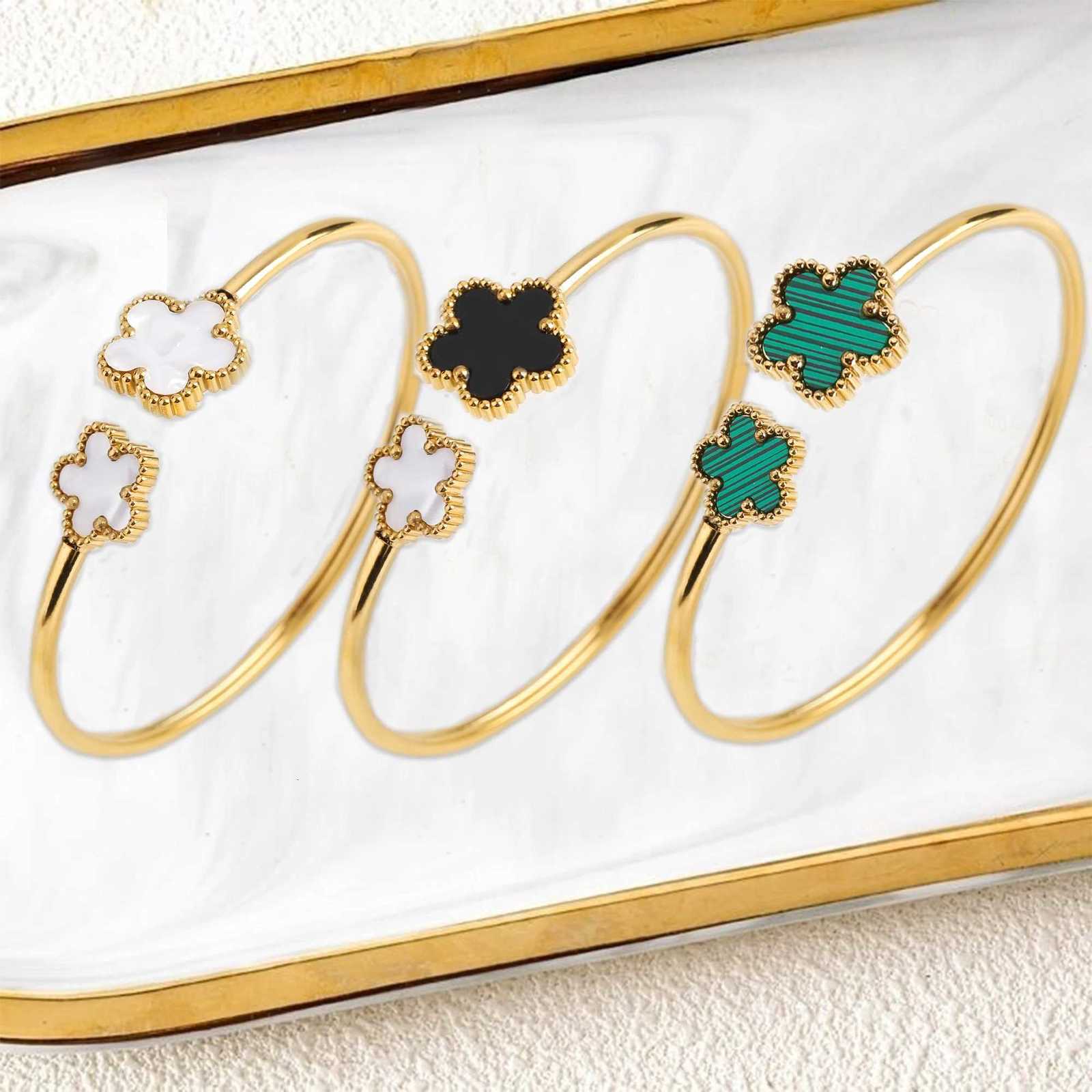 Fashion Stainless Steel Five Flower Open Bangle Bright Anti Allergy Waterproof Charm Texture High Quality Jewelry C r M251220