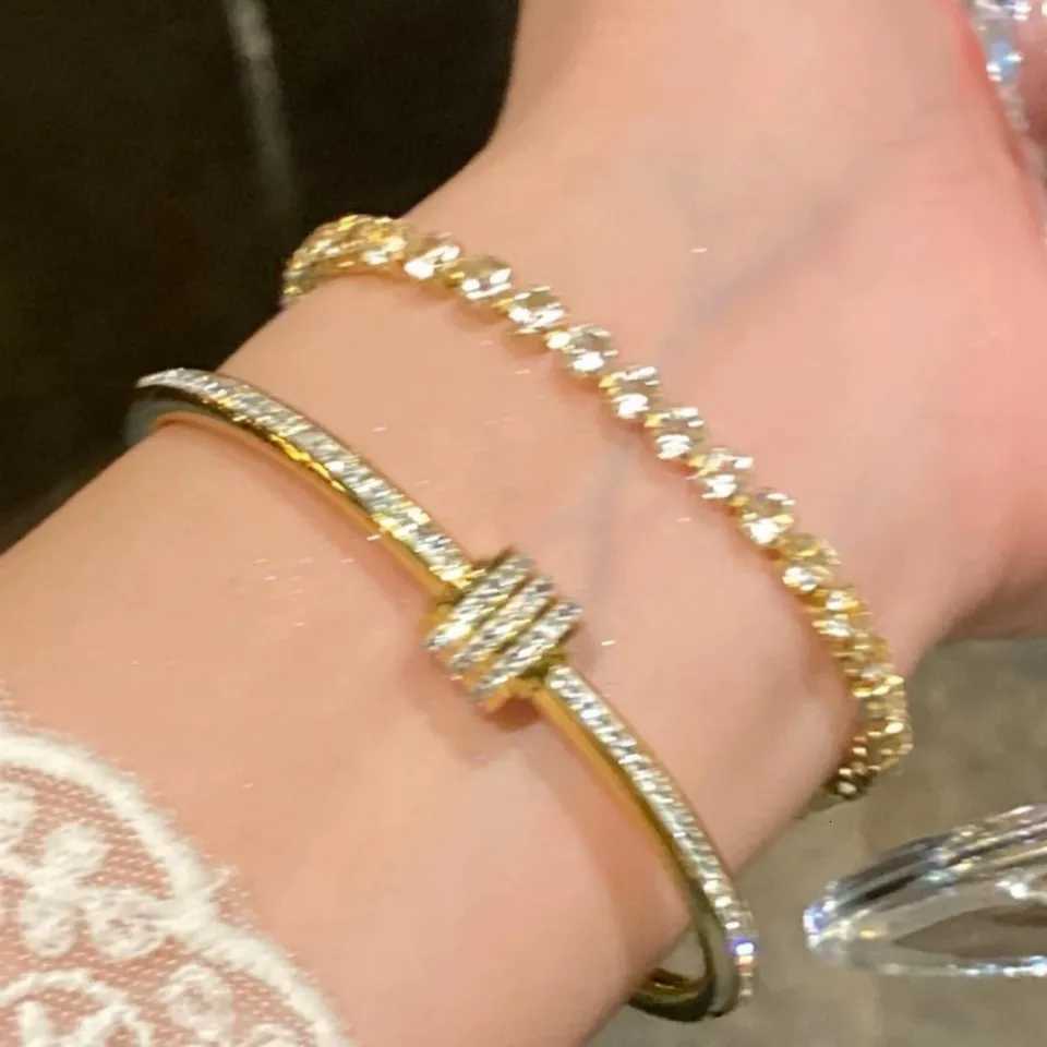 Fashion Titanium Steel Zircon for Women Light Luxury Non-Fading Jewelry Accessory Gift Set M251220