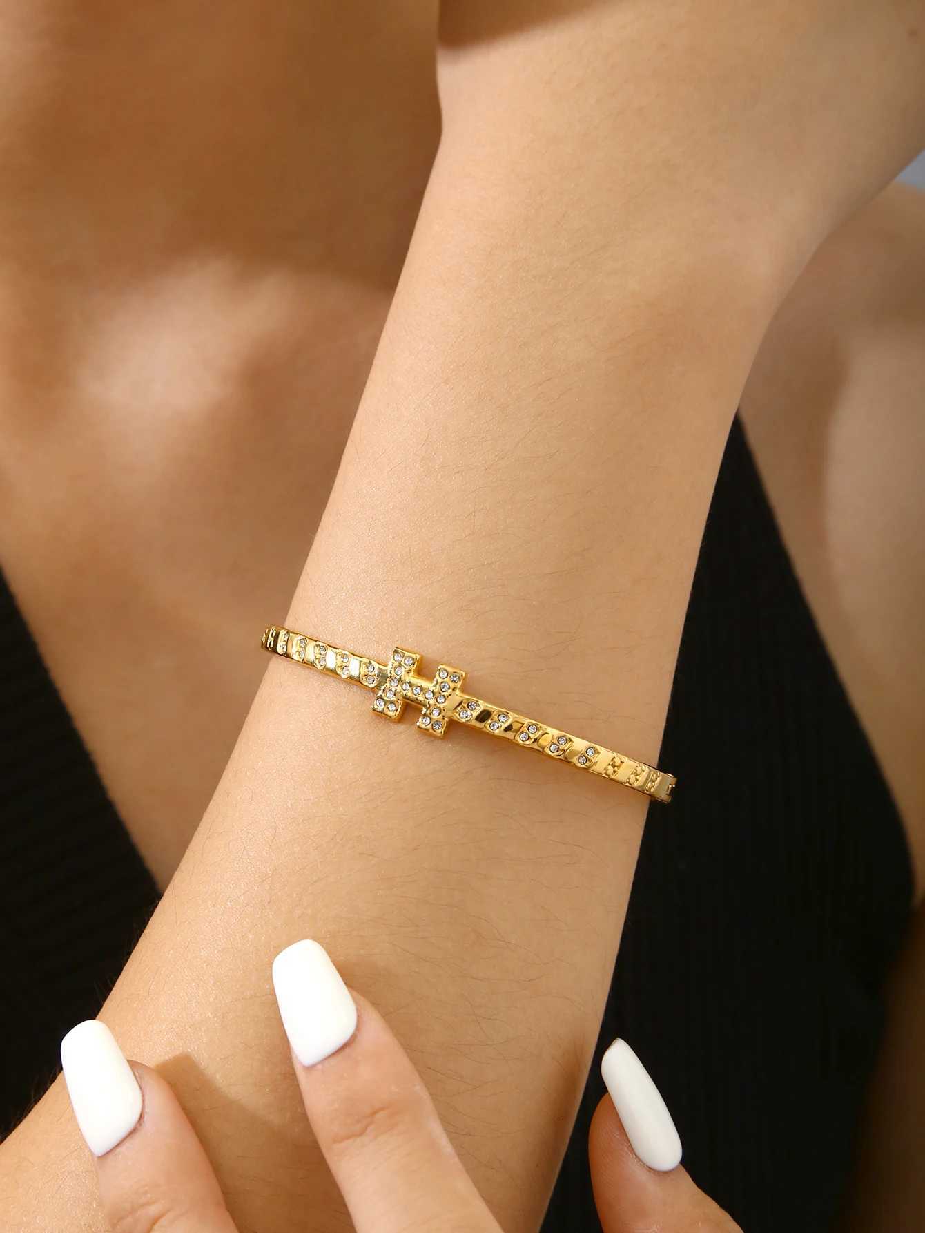 Fashionable Personalized Exquisite Versatile Trendy Stainless Steel Diamond-Studded Letter H Slim For Women M251220