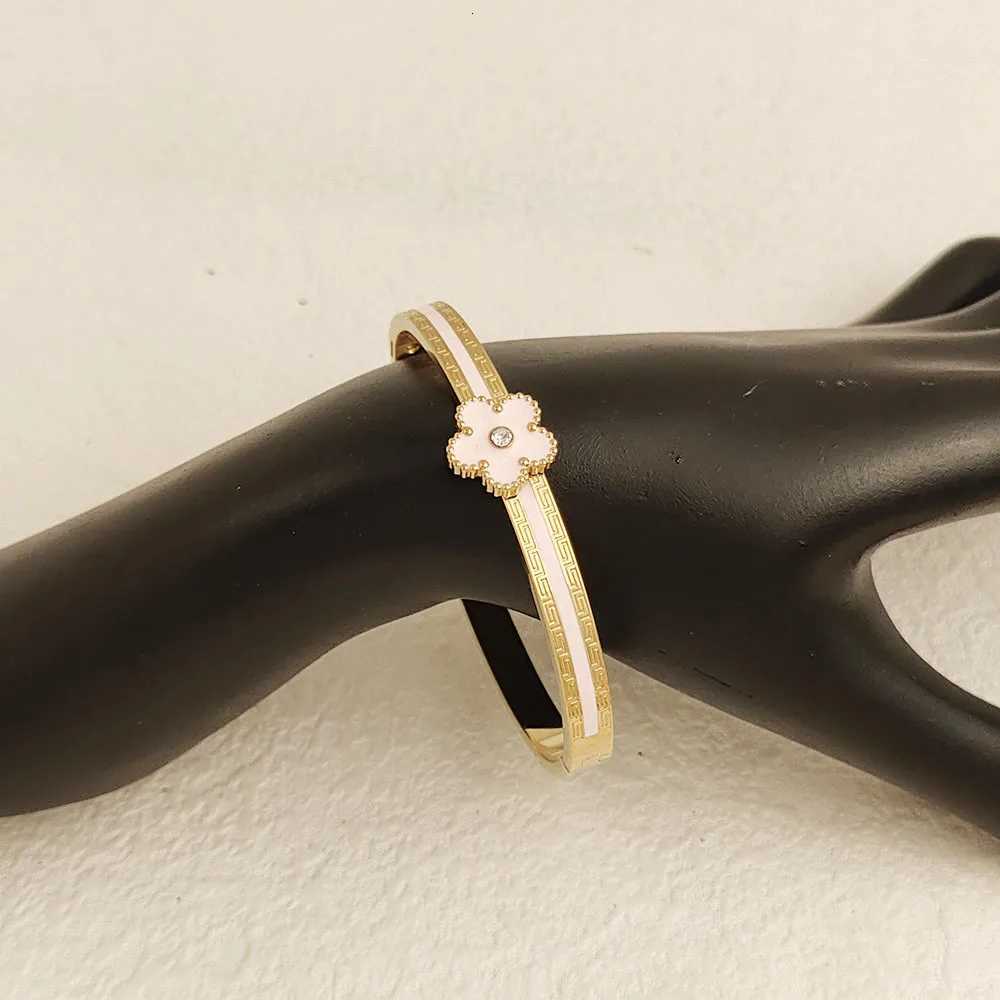 4 Colors Classic Luxury Stainless Steel Five Flower Open Bangle Simple for Woman Girl Party Trend Enamel Jewelry C r M251220