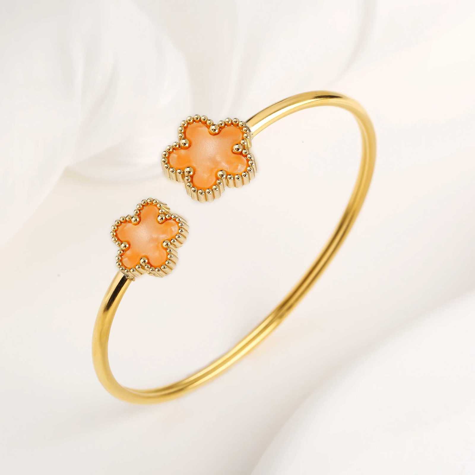 New Creative Stainless Steel Five- Flower Open Bangle Temperament For Woman Party Birthday Jewelry Gift Daily Wear C r M251220