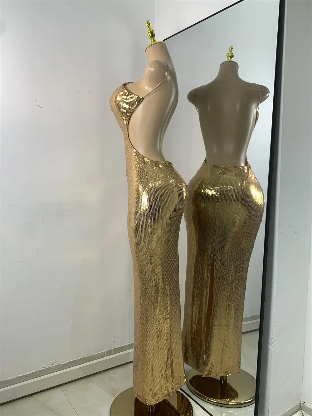 Sequins Gold Party Dress Women Sexy Halter Backless Evening Birthday Gown Hollow Out Celebrity Gala Music Festival Dress 251211