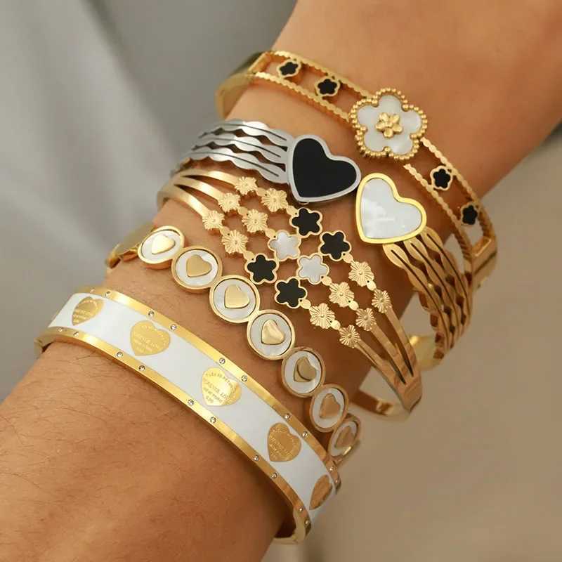 Stainless Steel Metal Oil Flower Bangles s for Women Fashion Brand Jewelry Elegant Heart Bangles Accessories M251220