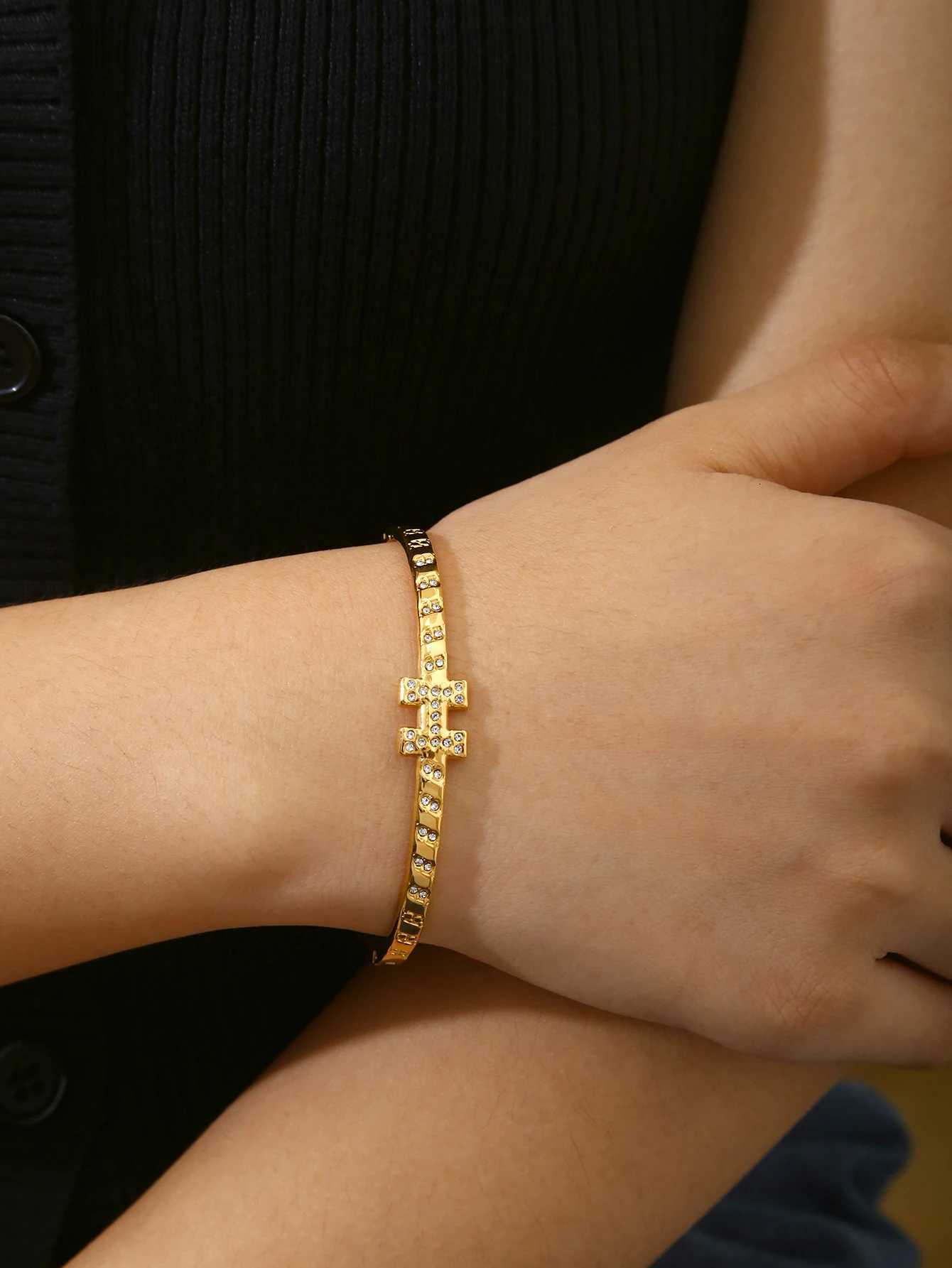 Fashionable Personalized Exquisite Versatile Trendy Stainless Steel Diamond-Studded Letter H Slim For Women M251220