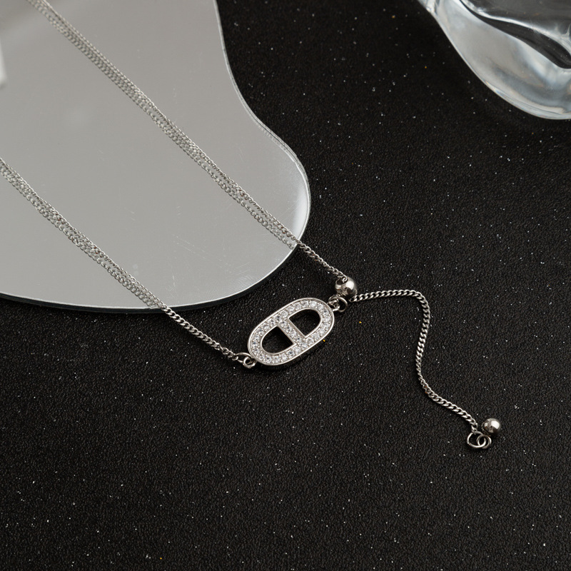 Luxury Brand Designer Jewelry 2025 New Sparkling Diamond Pig Nose Pull-Out Necklace For Women High-End Minimalist Style Niche Design Collarbone Chain 