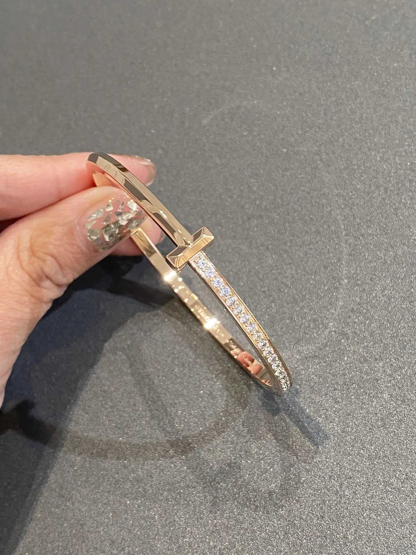 Exquisite sweet and high-end T-shaped full diamond fashionable design and simple jewelry M251220