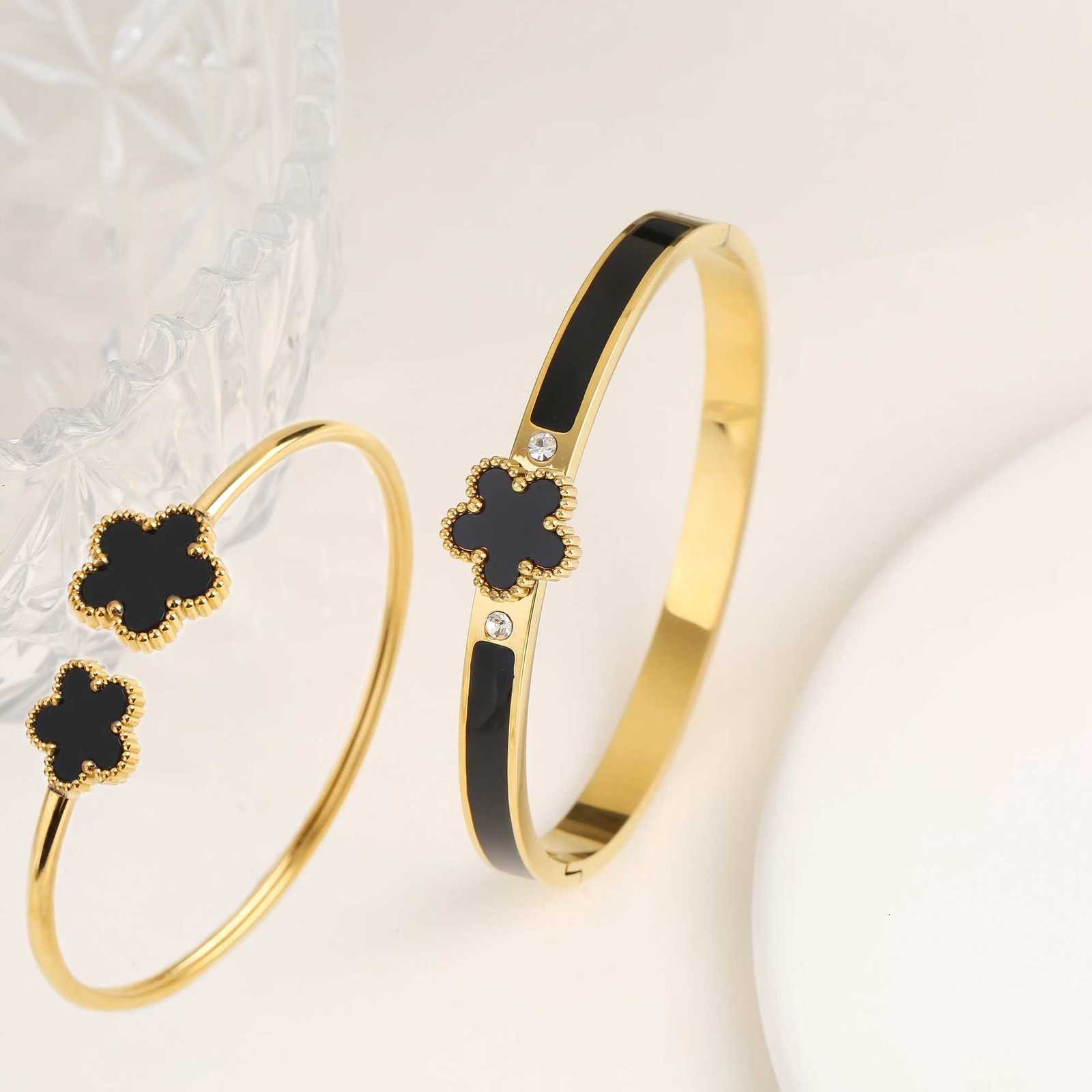 2pcs Gold Color Stainless Steel Five- Flower Bangle Simple For Woman Party Wedding Exquisite Wrist Jewelry Fine C r Gift M251220
