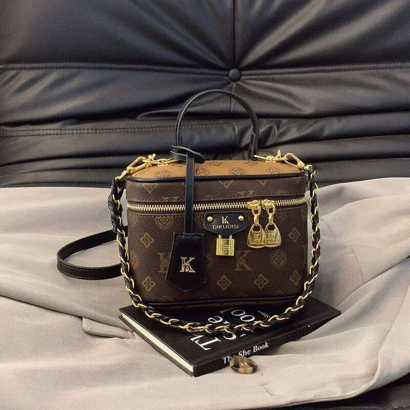 Popular Women's Messenger Bag Crossbody Design Genuine Leather Handbag Classic Elegant Look With Multiple Pockets Ladies