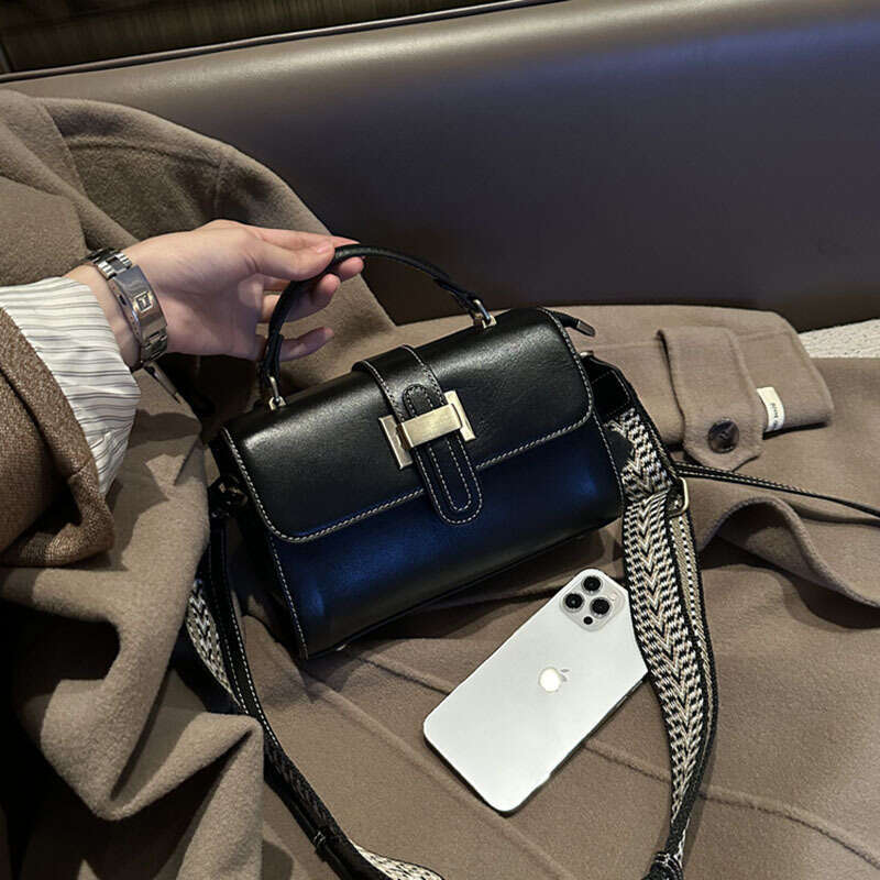 Luxury bag designer bag handbag Hobo women's small square bag 2025 new crossbody armpit bag retro leather light luxury shoulder bag cowhide small