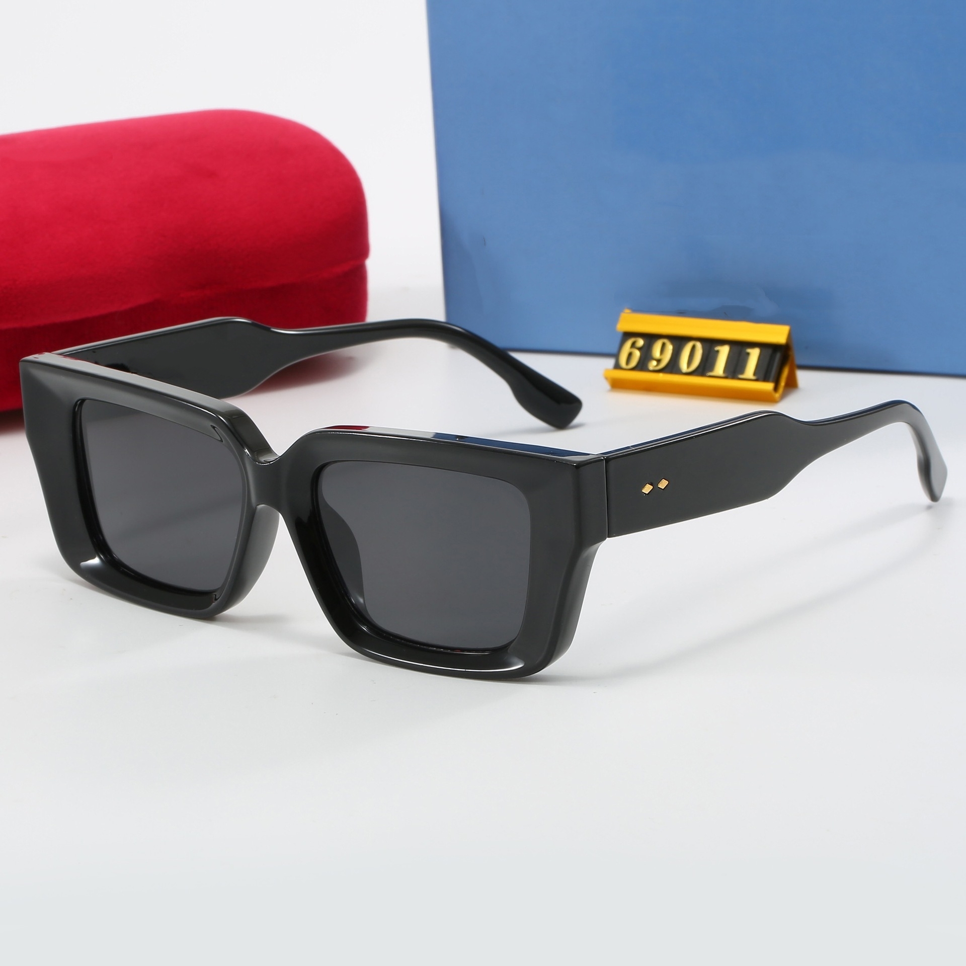 Luxury Designer Sunglasses Polarized UV400 Protection Classic Eyeglasses for Men Women with Beach Shading and Case 69011 Y260207