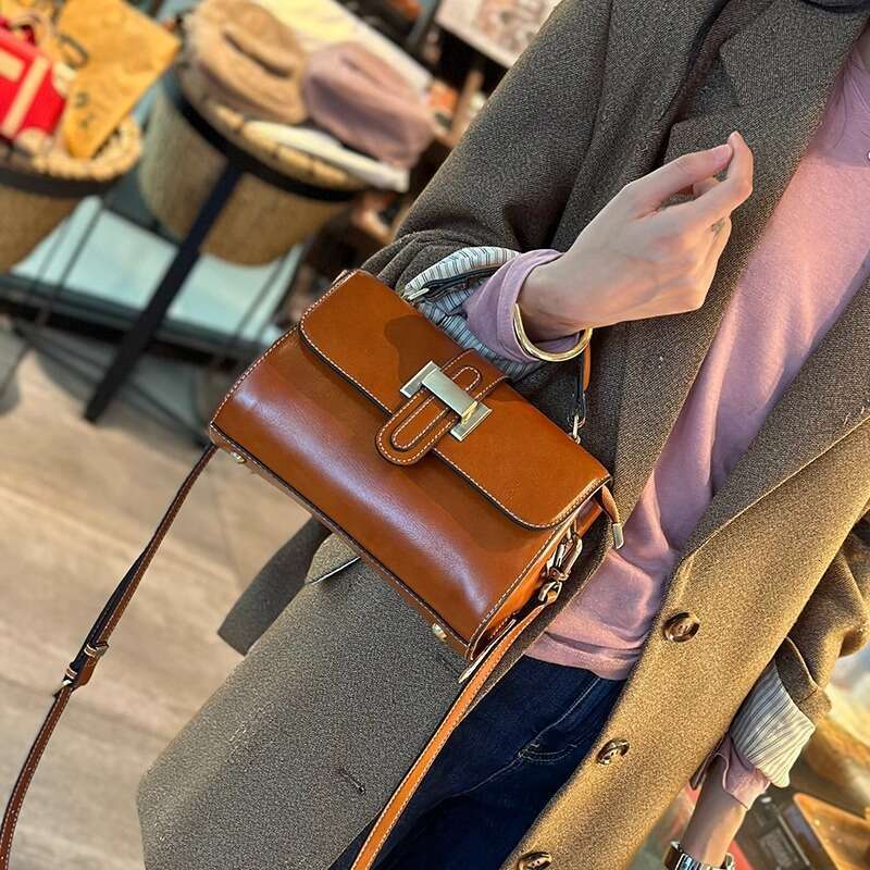 Luxury bag designer bag handbag Hobo women's small square bag 2025 new crossbody armpit bag retro leather light luxury shoulder bag cowhide small