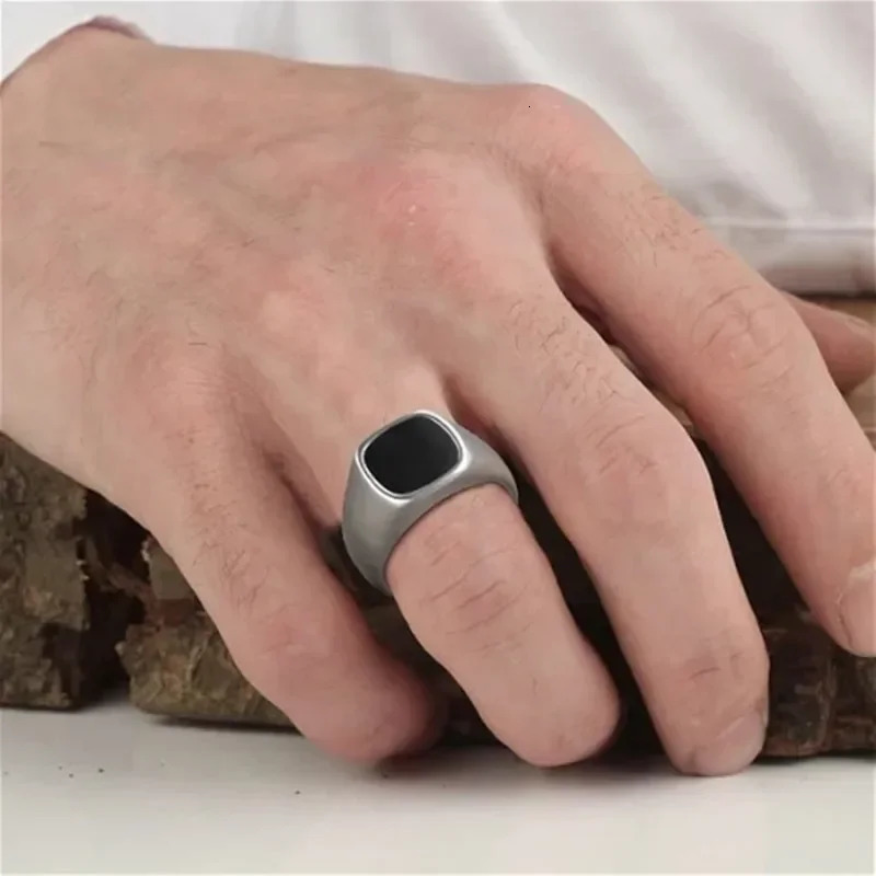Classic Mens Stainless Steel Signet Ring with Square Onyx Jewelry Halloween Gift 316L Weding Mens Rings Black Stone 251217