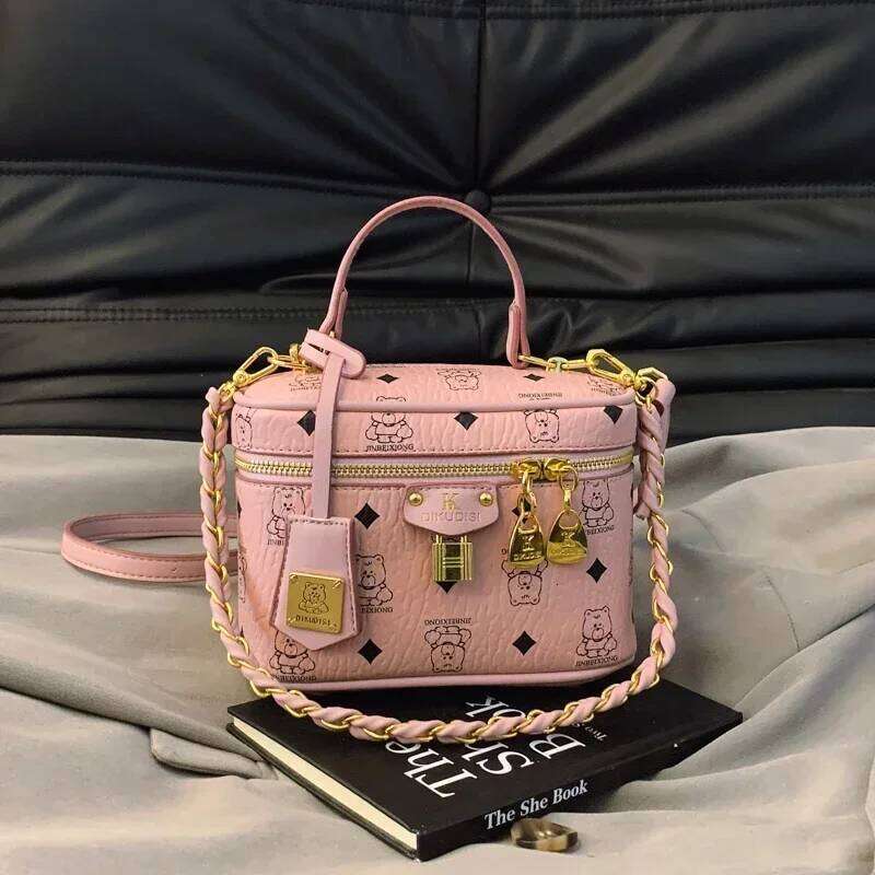 Popular Women's Messenger Bag Crossbody Design Genuine Leather Handbag Classic Elegant Look With Multiple Pockets Ladies