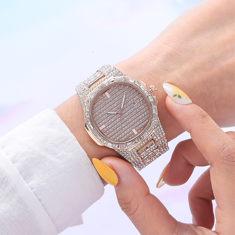 Elegant luxurious women's watch in metallic color series trend retro charm rhinestone inlaid watch fashion pillow shaped dial designer shining wa