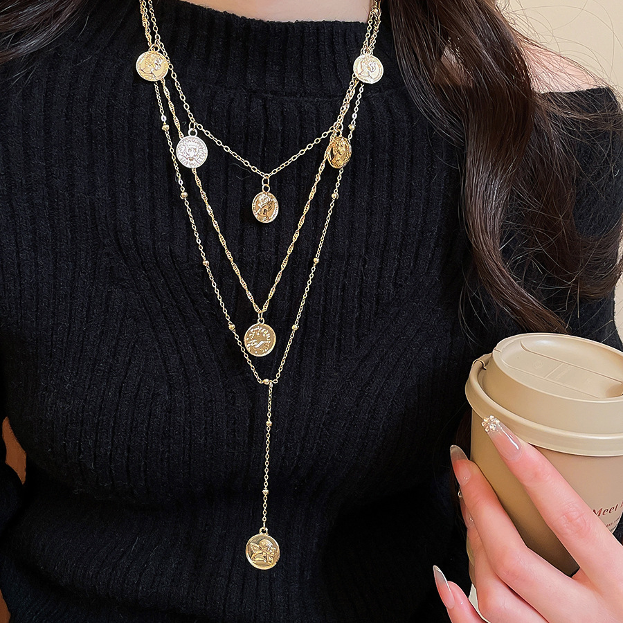European and American Cross-Border Round Portrait Pendant Necklace Minimalist Style Light Luxury High-End Clavicle Design Sweater Chain for Women - view 3