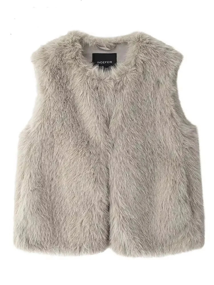 Faux Fur Vests For Women Fashion Fluffy Sleeveless Jackets Female Vest Loose Winter Warm Streetwear Waiscoat Tops 251219