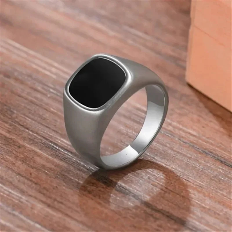 Classic Mens Stainless Steel Signet Ring with Square Onyx Jewelry Halloween Gift 316L Weding Mens Rings Black Stone 251217