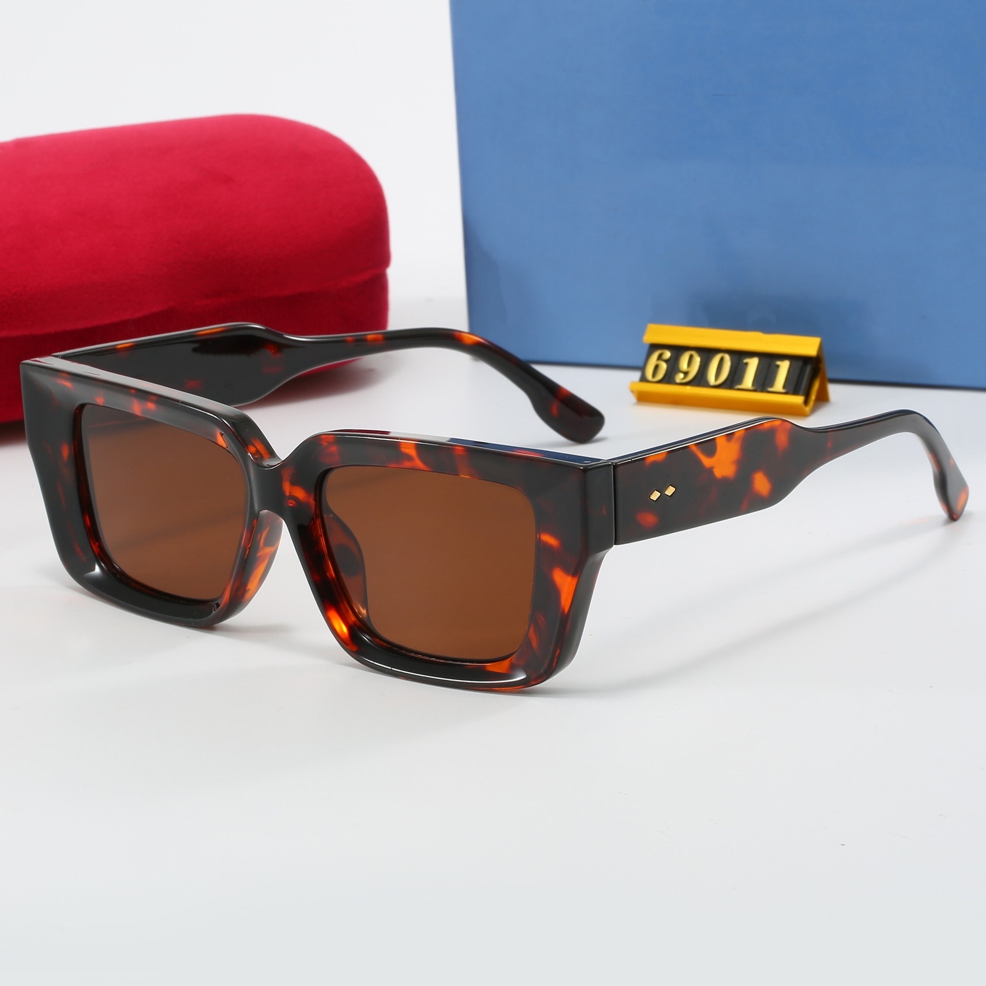 Luxury Designer Sunglasses Polarized UV400 Protection Classic Eyeglasses for Men Women with Beach Shading and Case 69011 Y260207