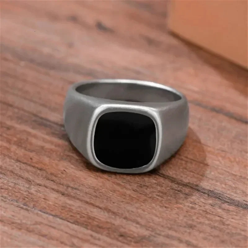 Classic Mens Stainless Steel Signet Ring with Square Onyx Jewelry Halloween Gift 316L Weding Mens Rings Black Stone 251217
