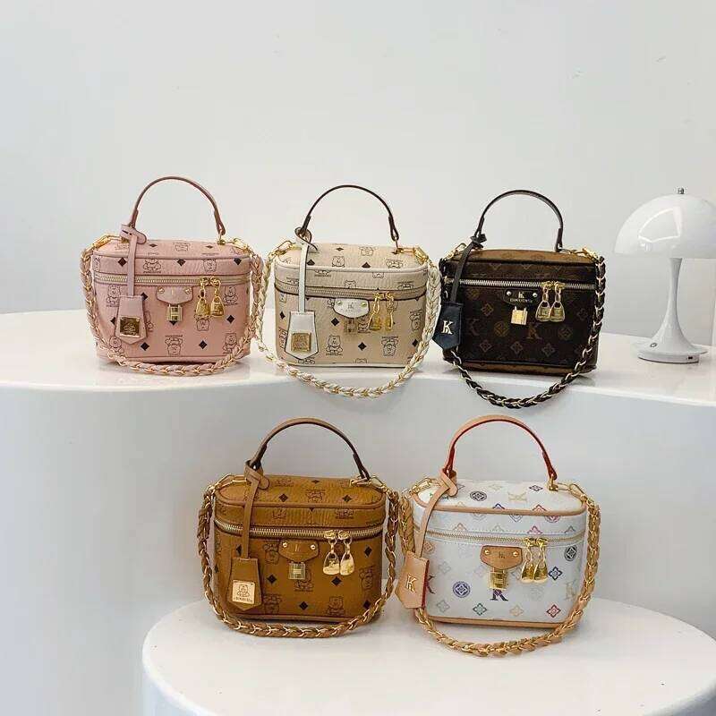 Popular Women's Messenger Bag Crossbody Design Genuine Leather Handbag Classic Elegant Look With Multiple Pockets Ladies