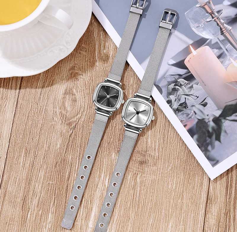 Vintage exquisite cpact simple light luxury ins niche pointer style square wens M251222