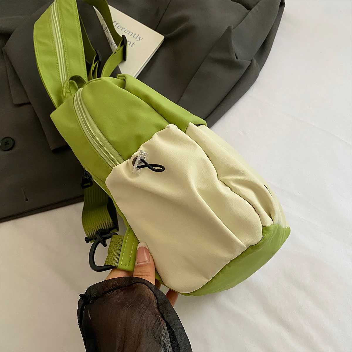 table Shoulder Bag Crossbody Bag 2025 New Chest Bag Mens and Womens Ultra-Light Portable Small Bag Sports Trendy Bag Cycling Outdoor Sports Mountainee